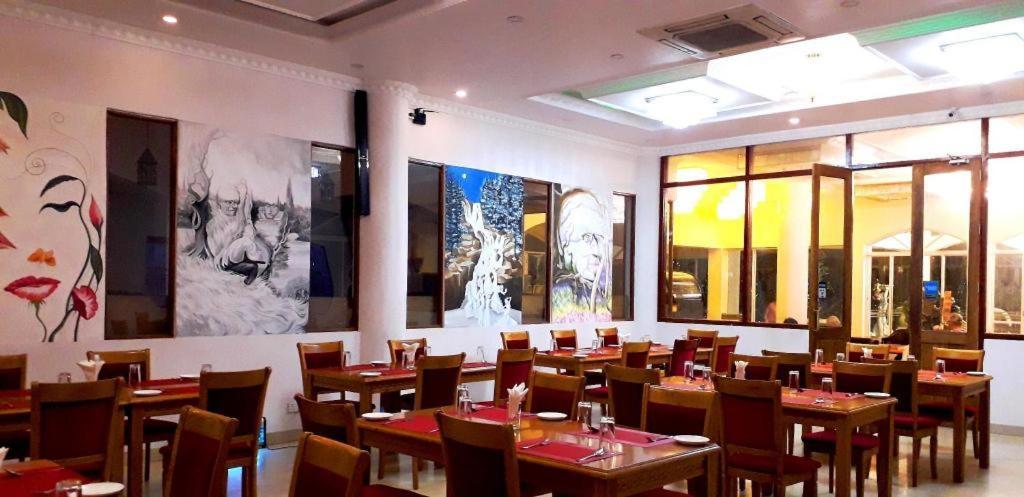 Tilko City Hotel Jaffna Bagian luar foto