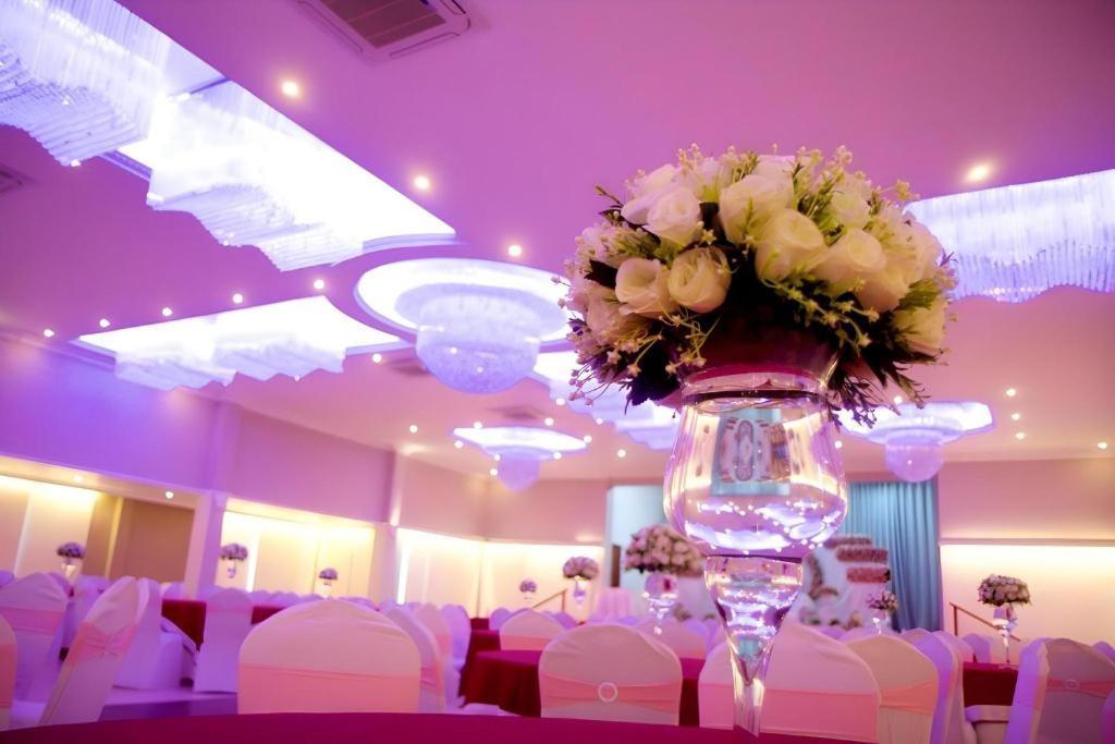 Tilko City Hotel Jaffna Bagian luar foto