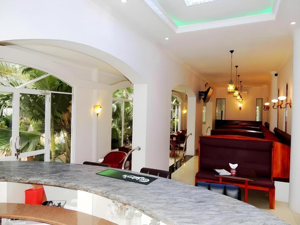 Tilko City Hotel Jaffna Bagian luar foto